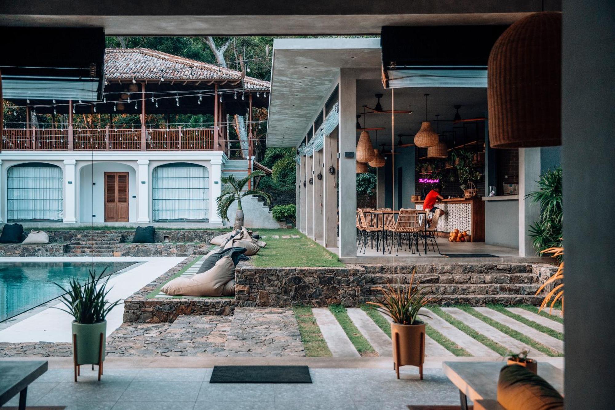 The Salty Pelican Yoga & Surf Retreat Dikwella Εξωτερικό φωτογραφία